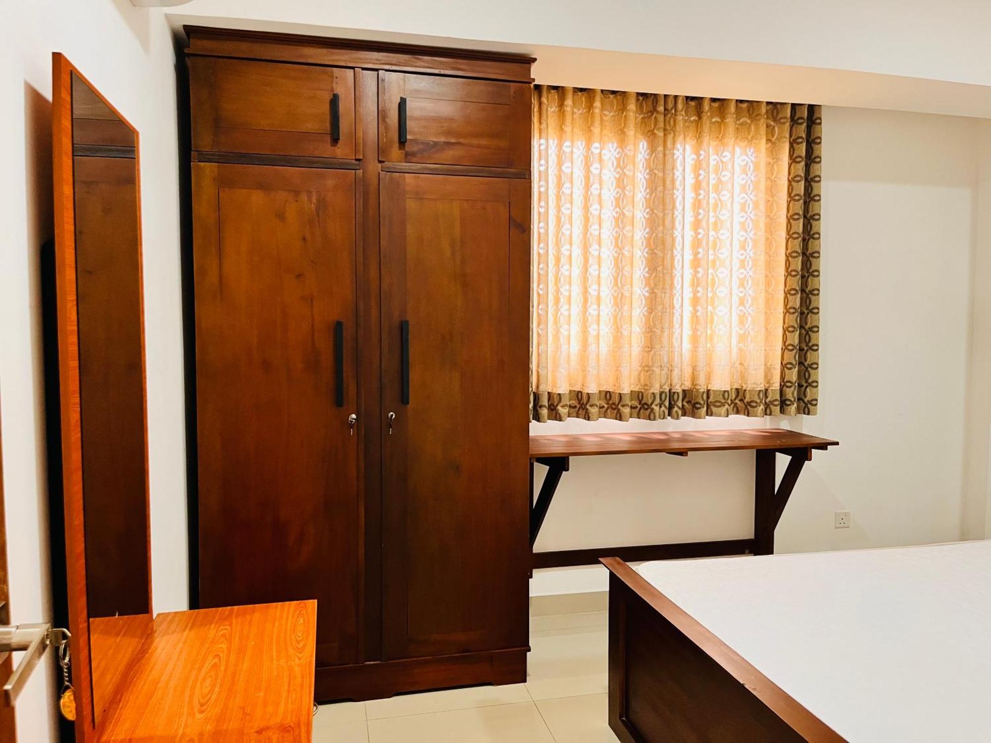 Oval View Residencies Apartment *